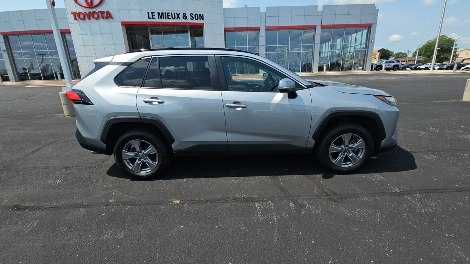 Certified 2025 Toyota RAV4 XLE AWD/4WD image 2
