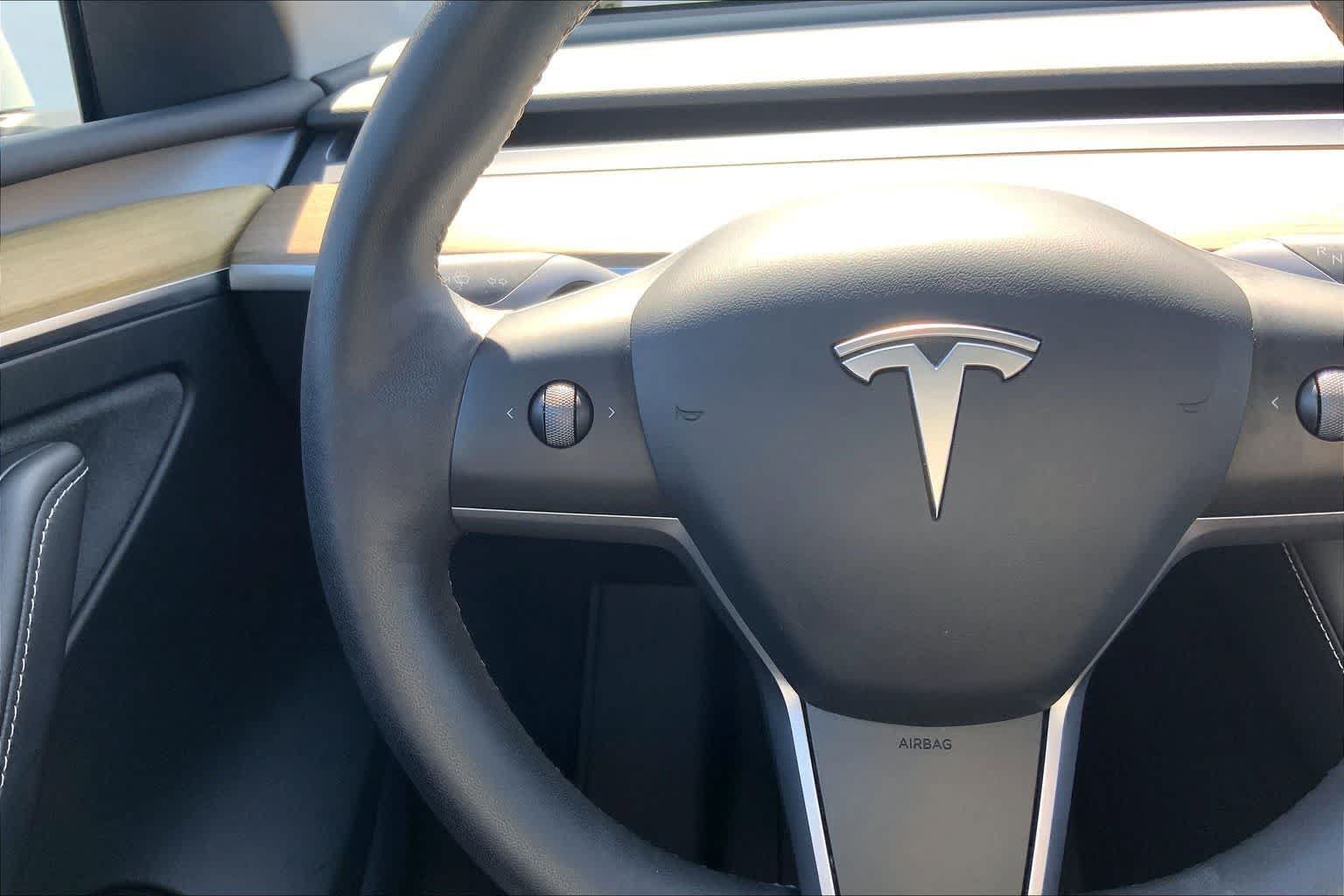 Used 2023 Tesla Model Y Long Range AWD/4WD image 24