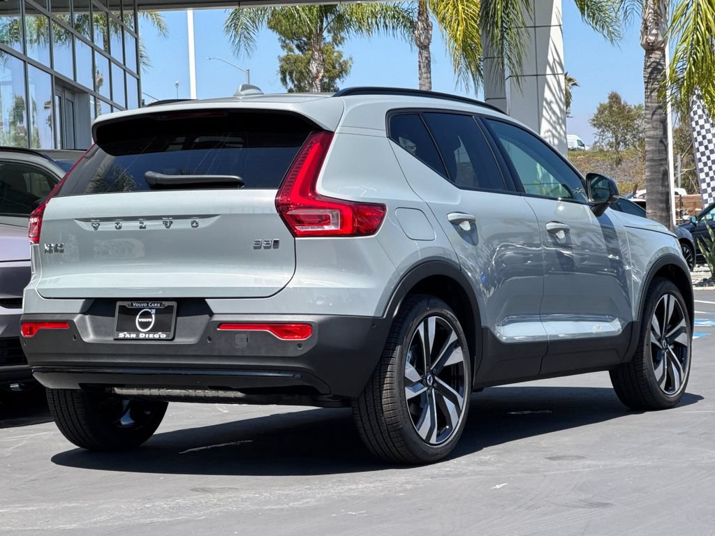 New 2026 Volvo XC40 B5 Plus w/ Climate Package AWD/4WD image 5
