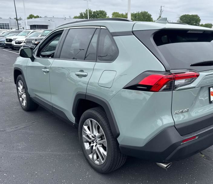Used 2022 Toyota RAV4 XLE Premium FWD image 7
