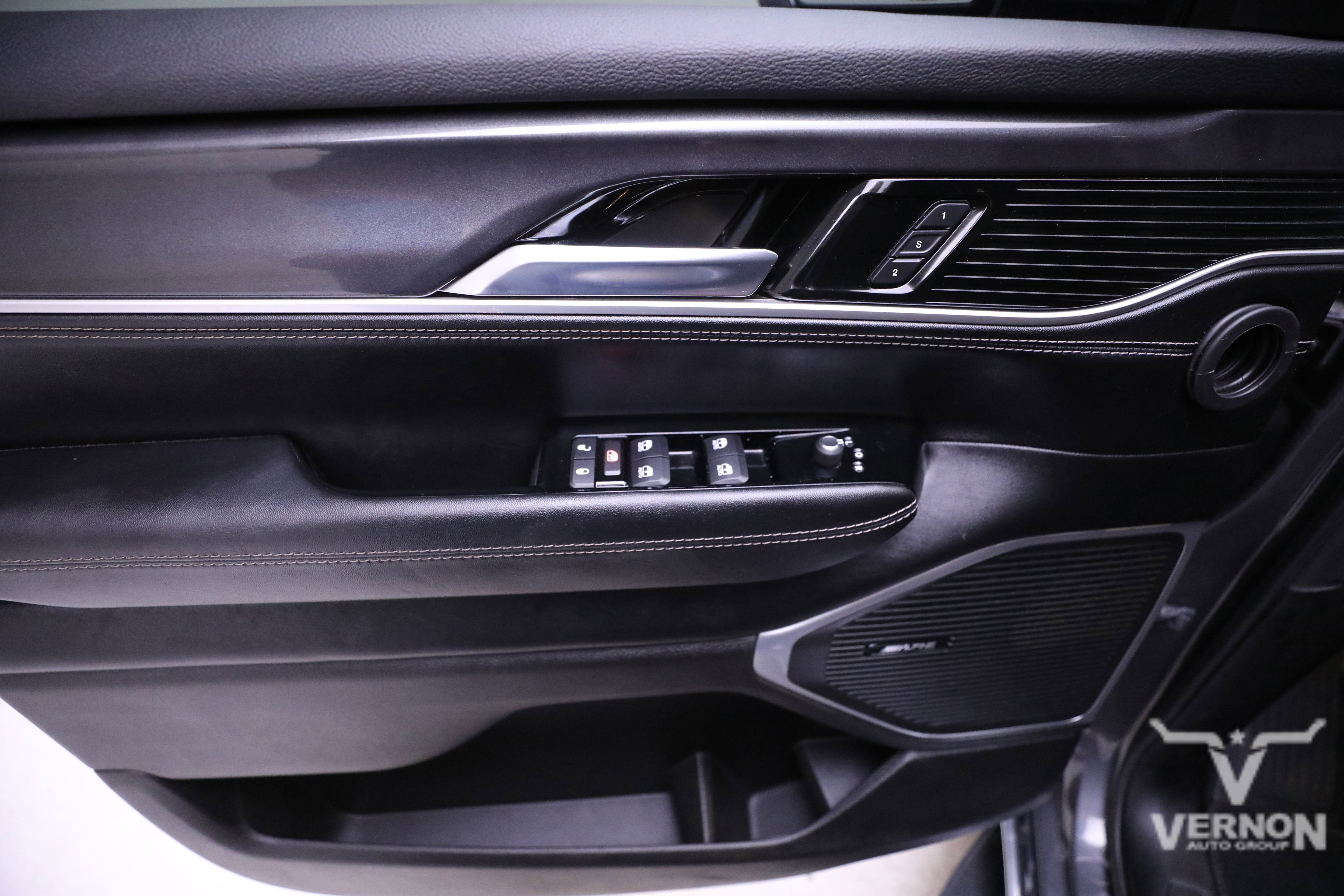 Used 2024 Jeep Wagoneer 4WD w/ HD Trailer Tow Package image 18