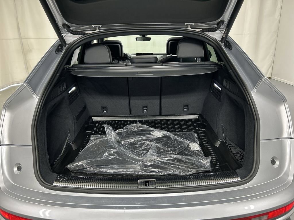 Used 2022 Audi SQ5 Premium w/ Convenience Package image 22