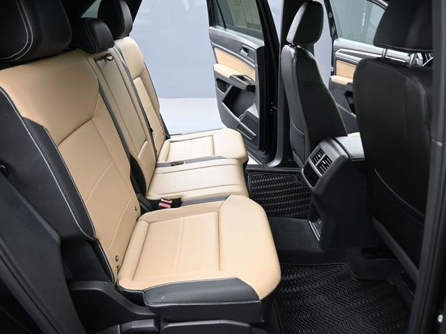 Certified 2023 Volkswagen Atlas Cross Sport SEL R-Line image 25