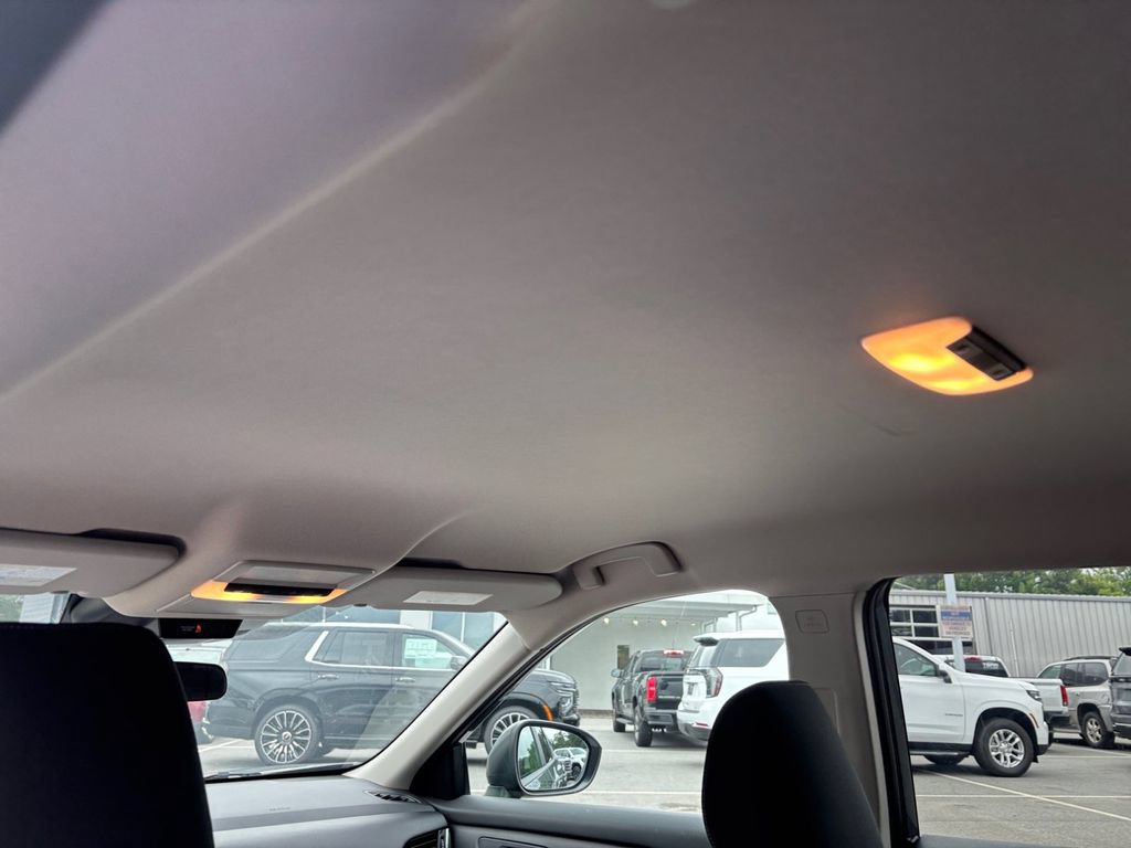 Used 2025 Nissan Rogue S FWD image 22