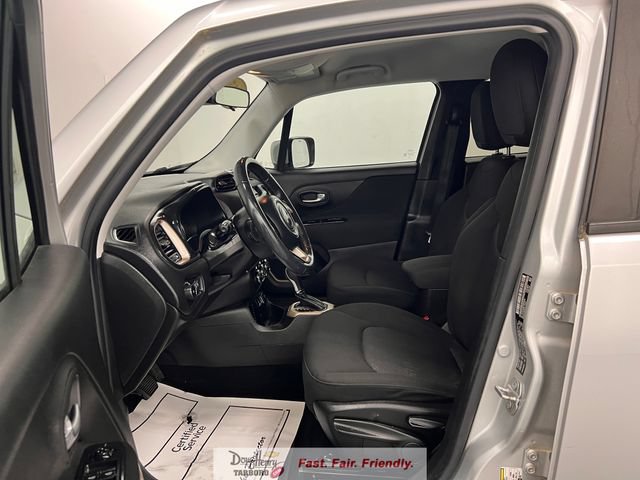 Used 2017 Jeep Renegade Latitude FWD image 30