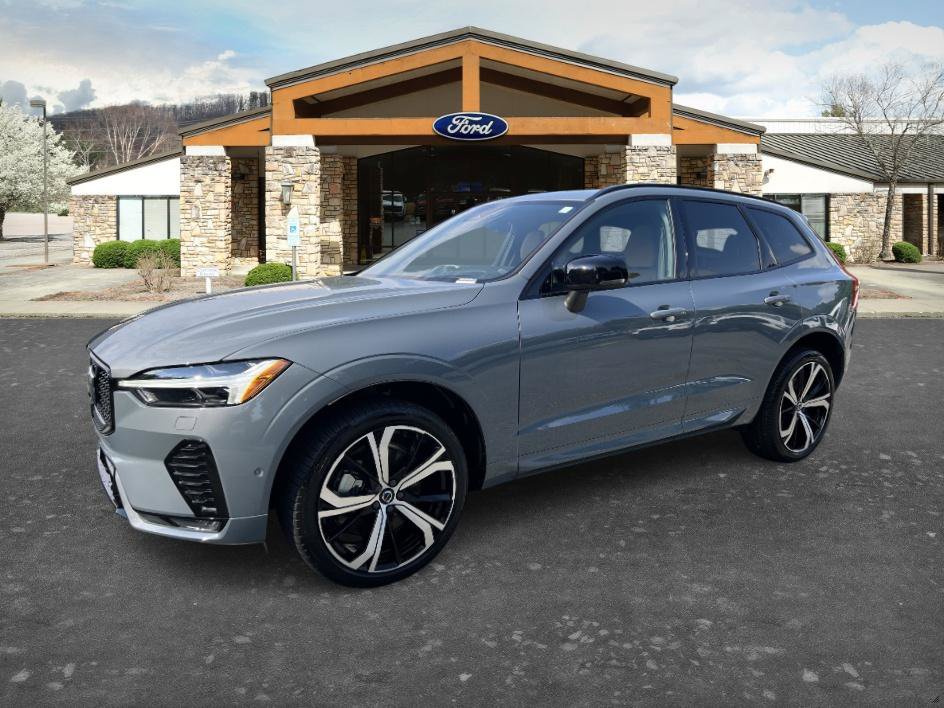 Used 2024 Volvo XC60 B5 Ultimate w/ Protection Package Premier AWD/4WD image 1