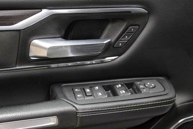 Used 2025 RAM 1500 Laramie AWD/4WD image 17