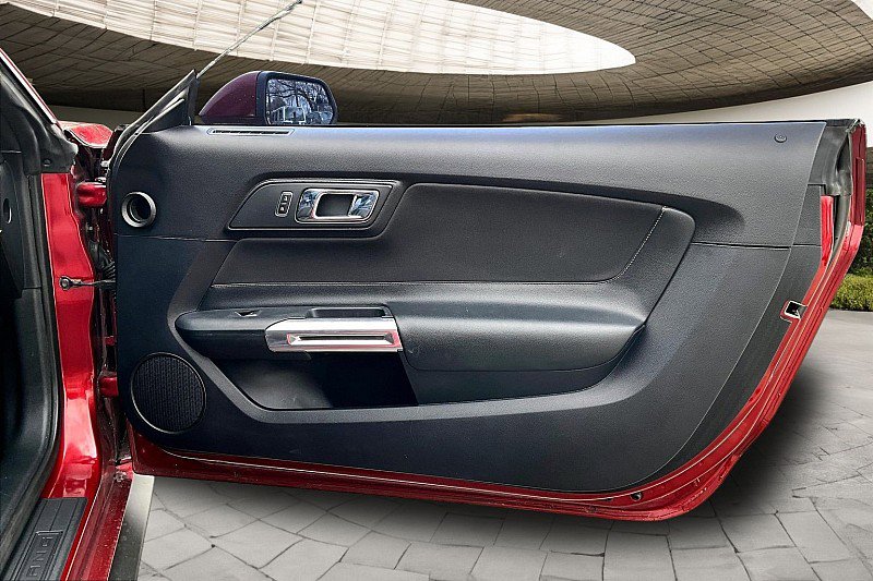 Used 2015 Ford Mustang Coupe image 16