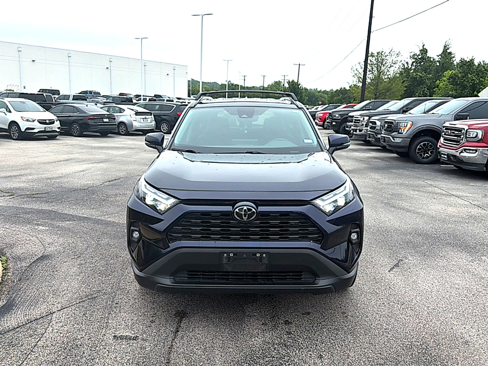 Used 2023 Toyota RAV4 XLE Premium FWD image 2