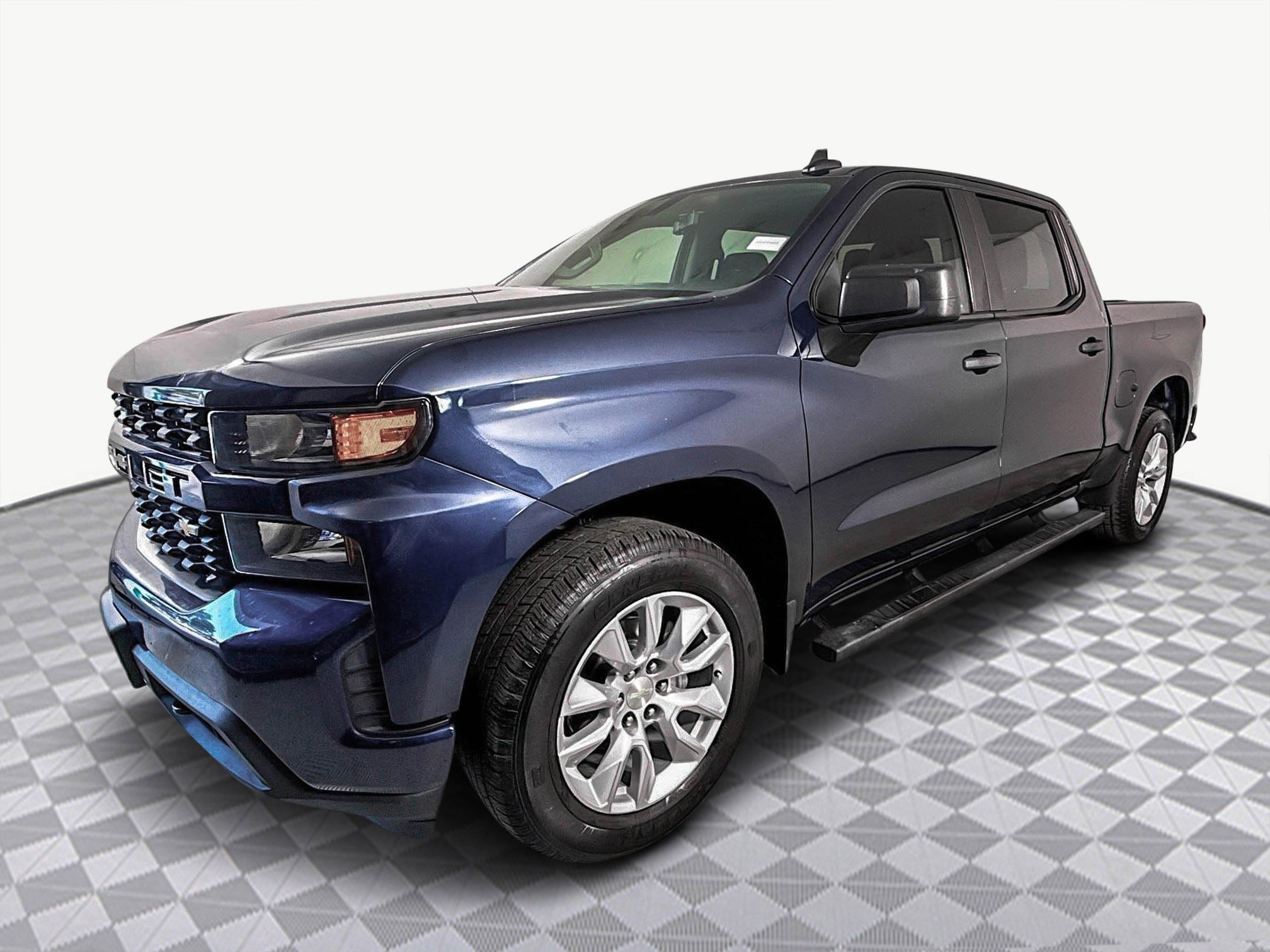Used 2021 Chevrolet Silverado 1500 Custom w/ LPO, Dark Essentials Package image 4