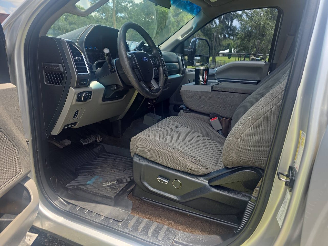 Used 2017 Ford F250 XLT w/ XLT Premium Package AWD/4WD image 15