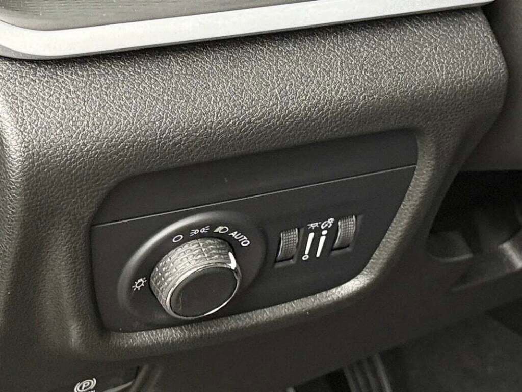 New 2025 Jeep Grand Cherokee L Altitude image 20