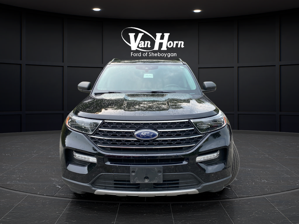 Used 2020 Ford Explorer XLT w/ Equipment Group 202A AWD/4WD image 2