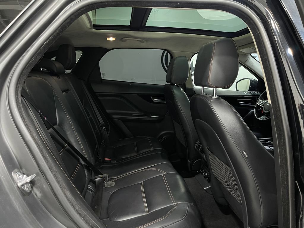 Used 2020 Jaguar F-PACE Prestige image 32