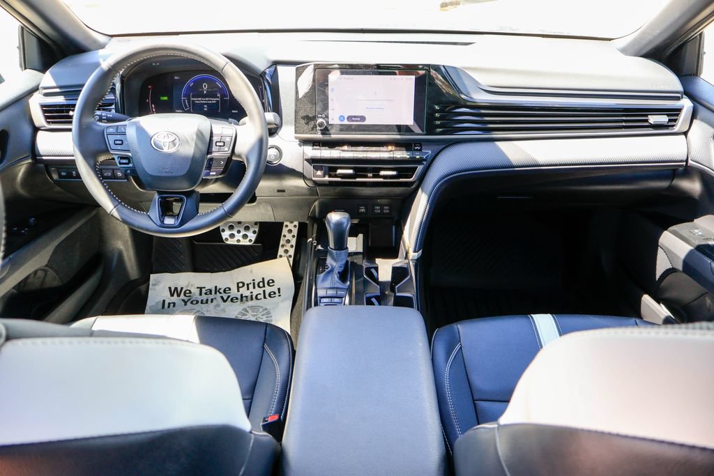 Used 2026 Toyota Camry SE FWD image 8