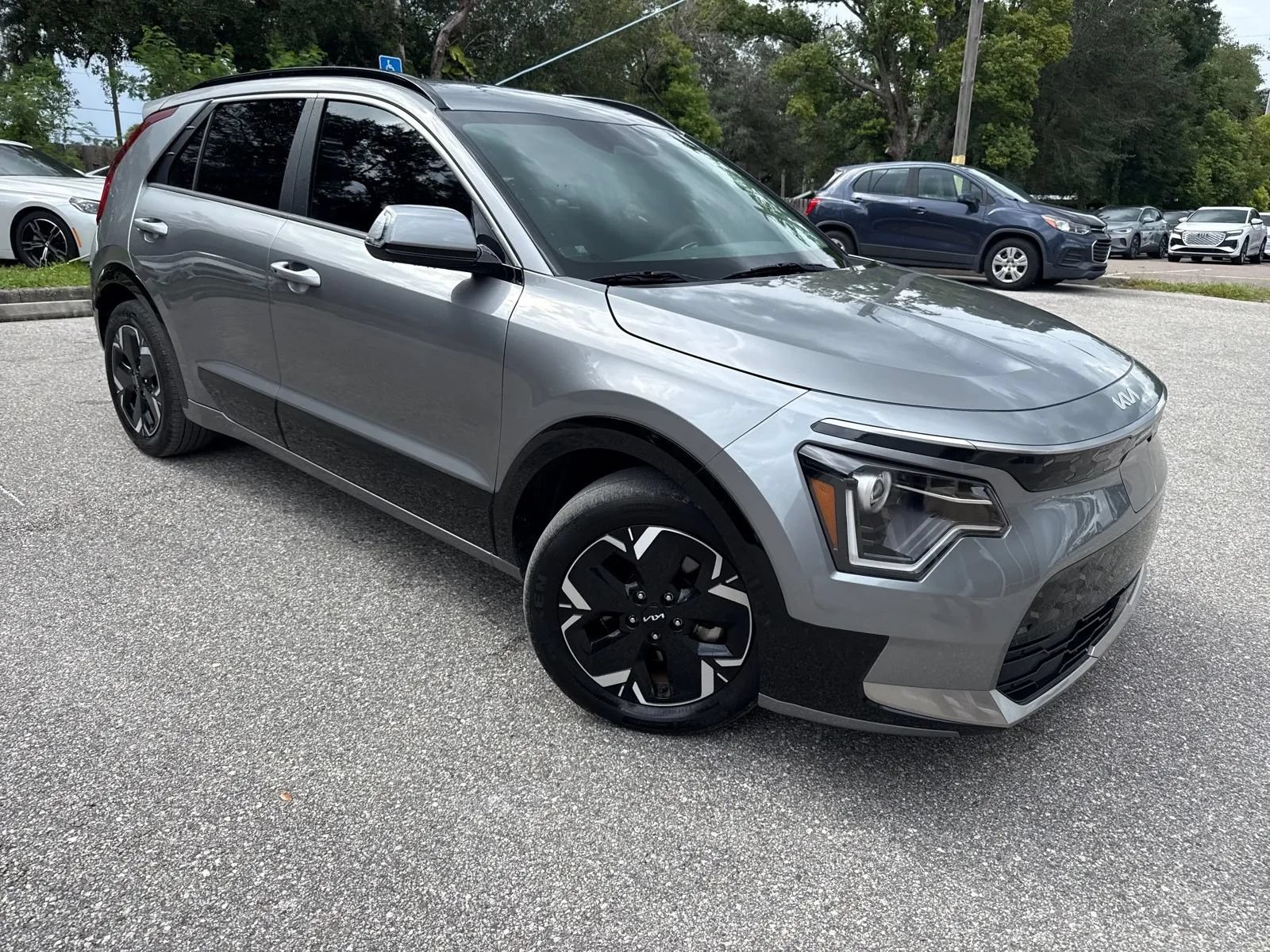 Used 2024 Kia Niro Wind w/ Wind Preserve Package FWD image 6