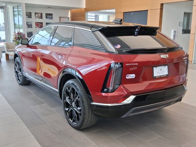 New 2025 Cadillac Optiq Luxury 1 w/ LPO, ONYX Package image 4