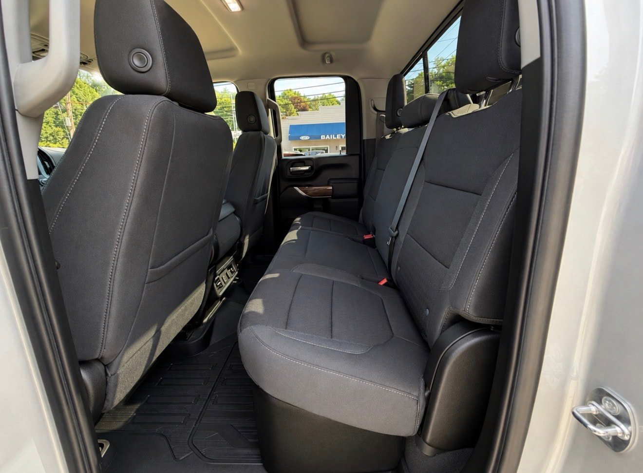 Used 2023 GMC Sierra 2500 SLE w/ SLE Value Package; AWD/4WD image 15