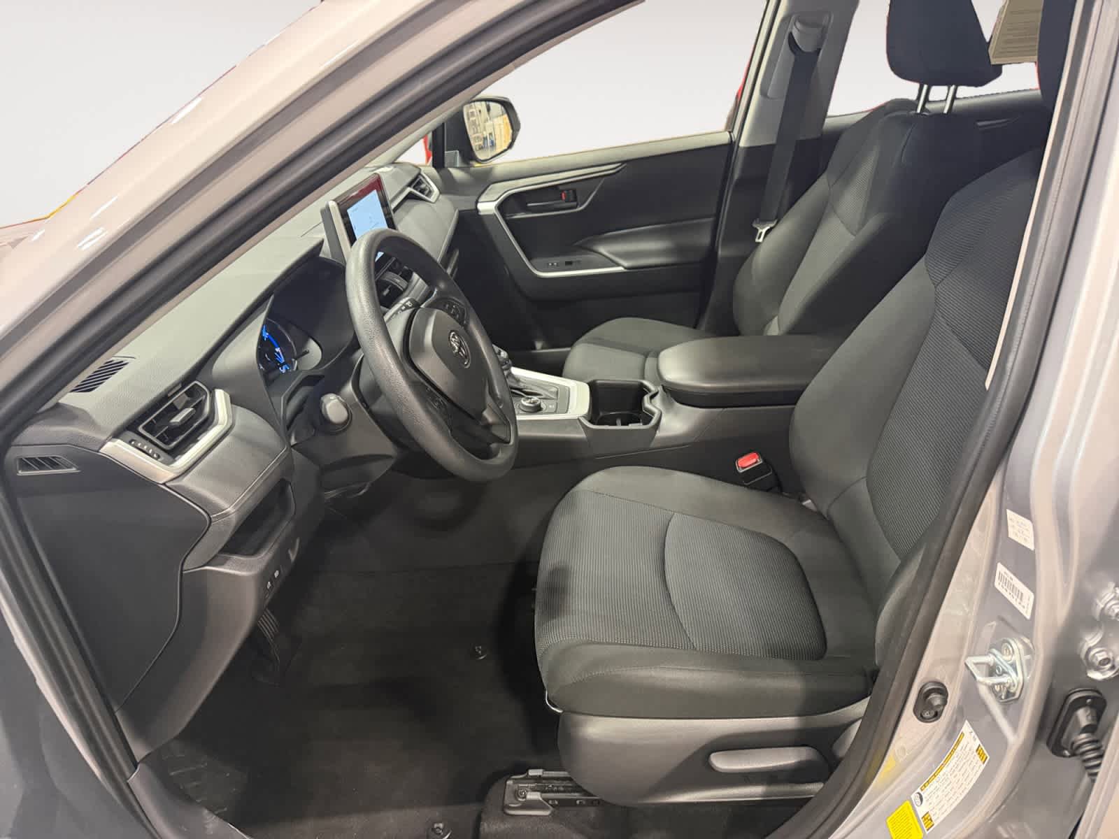 Used 2025 Toyota RAV4 LE AWD/4WD image 10