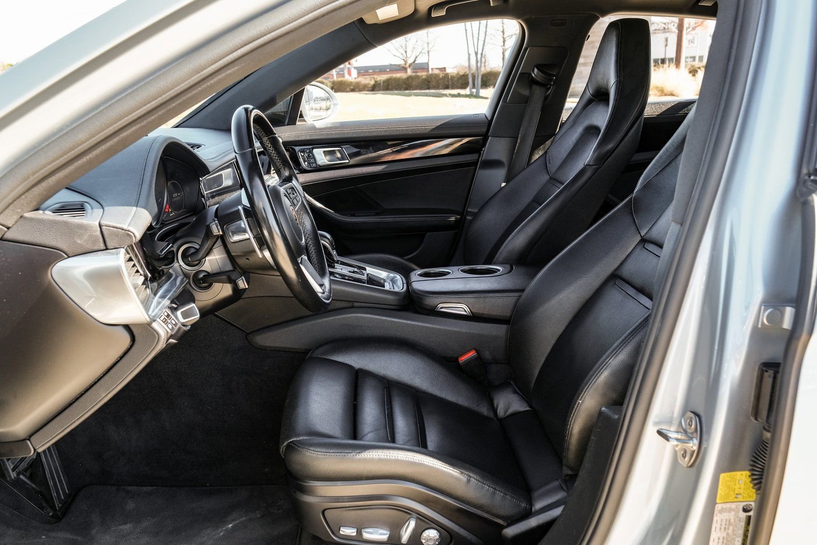Used 2018 Porsche Panamera 4 AWD/4WD image 7