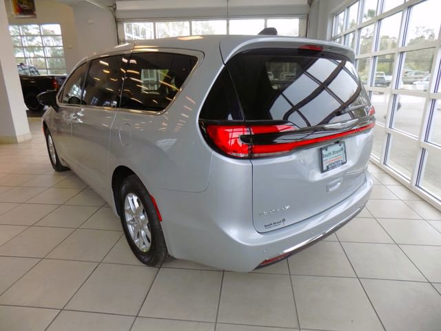 New 2026 Chrysler Pacifica Select image 5