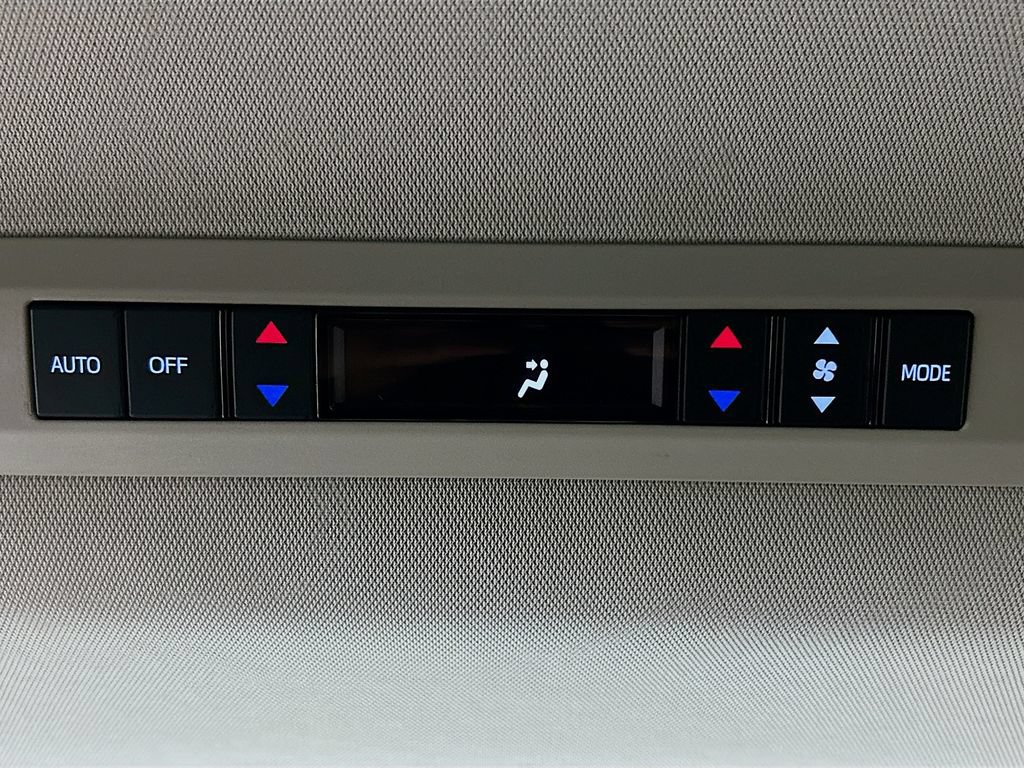 New 2025 Toyota Sienna XLE FWD image 25