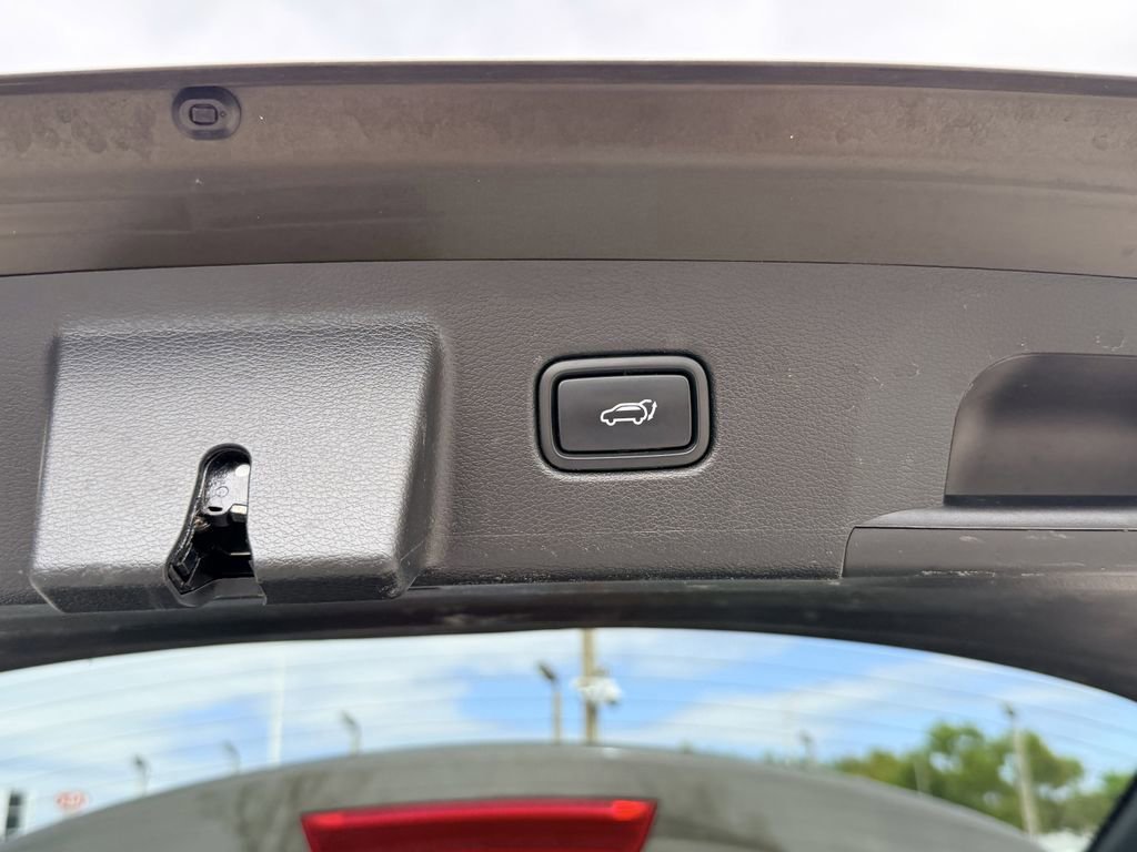 Used 2022 Kia Telluride EX w/ EX Premium Package FWD image 12