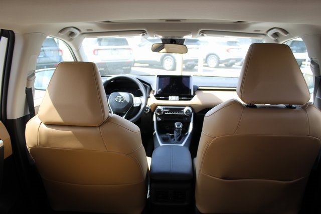 Used 2023 Toyota RAV4 XLE Premium FWD image 17