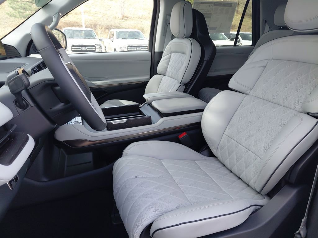 New 2026 Lincoln Navigator L Black Label image 38