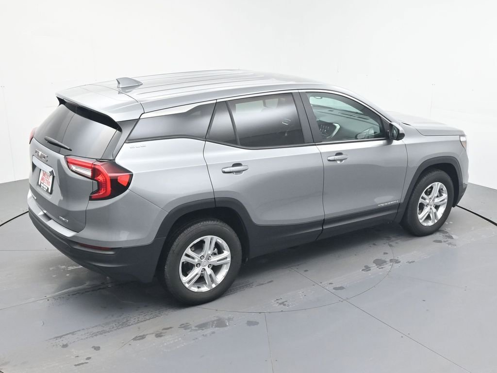 Used 2024 GMC Terrain SLE image 5