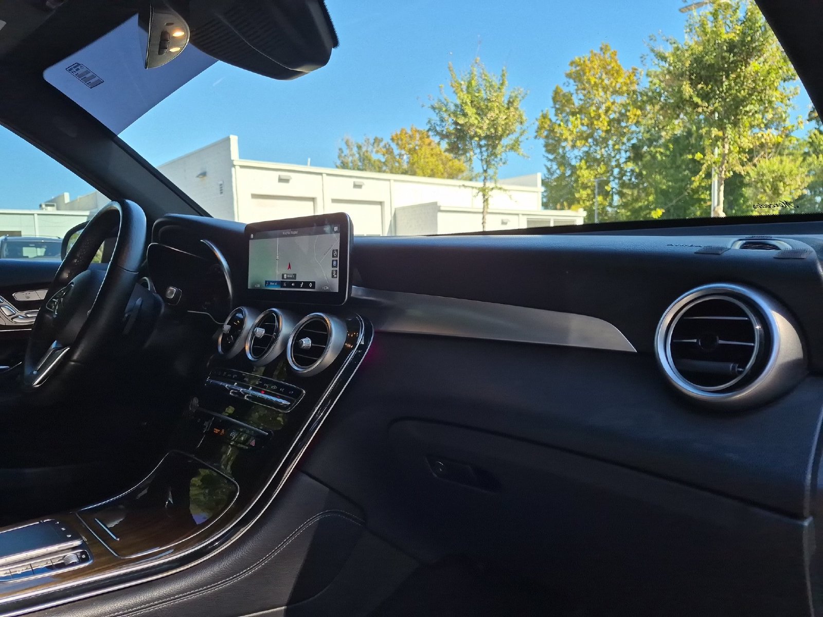Used 2021 Mercedes-Benz GLC 300 4MATIC image 35