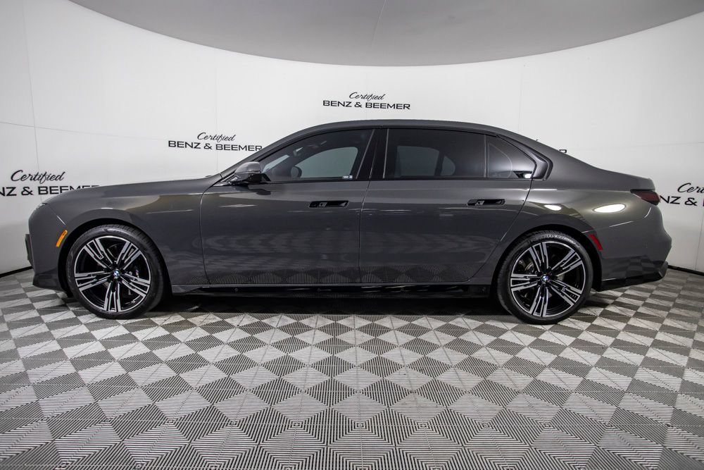 Used 2023 BMW 760i xDrive AWD/4WD image 8