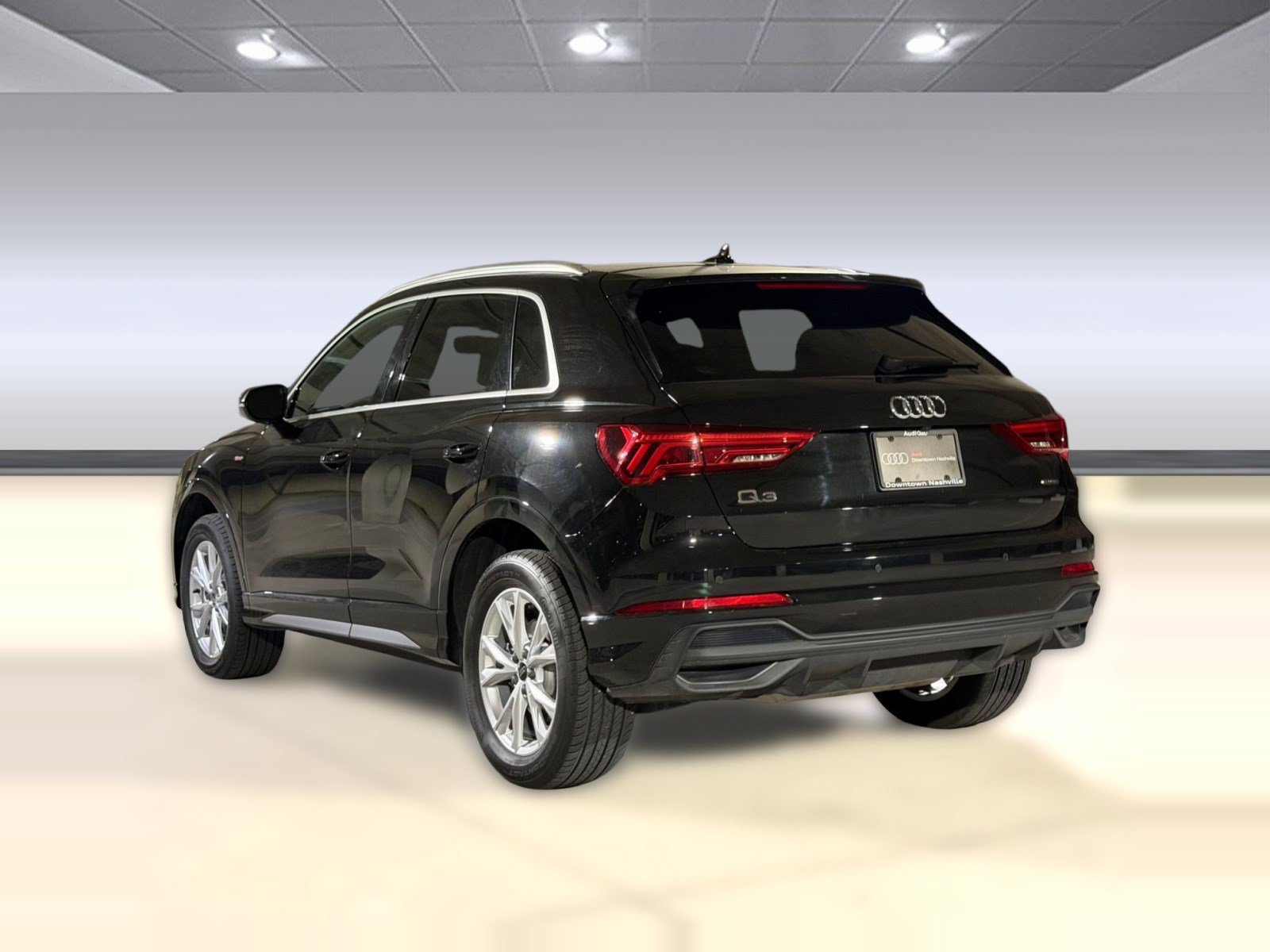 Certified 2025 Audi Q3 2.0T Premium w/ Convenience Package AWD/4WD image 3
