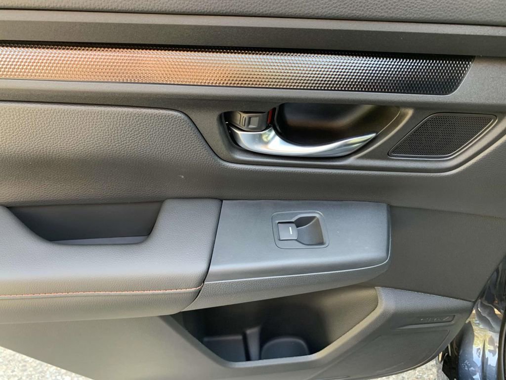 Used 2025 Honda CR-V Sport-L image 11