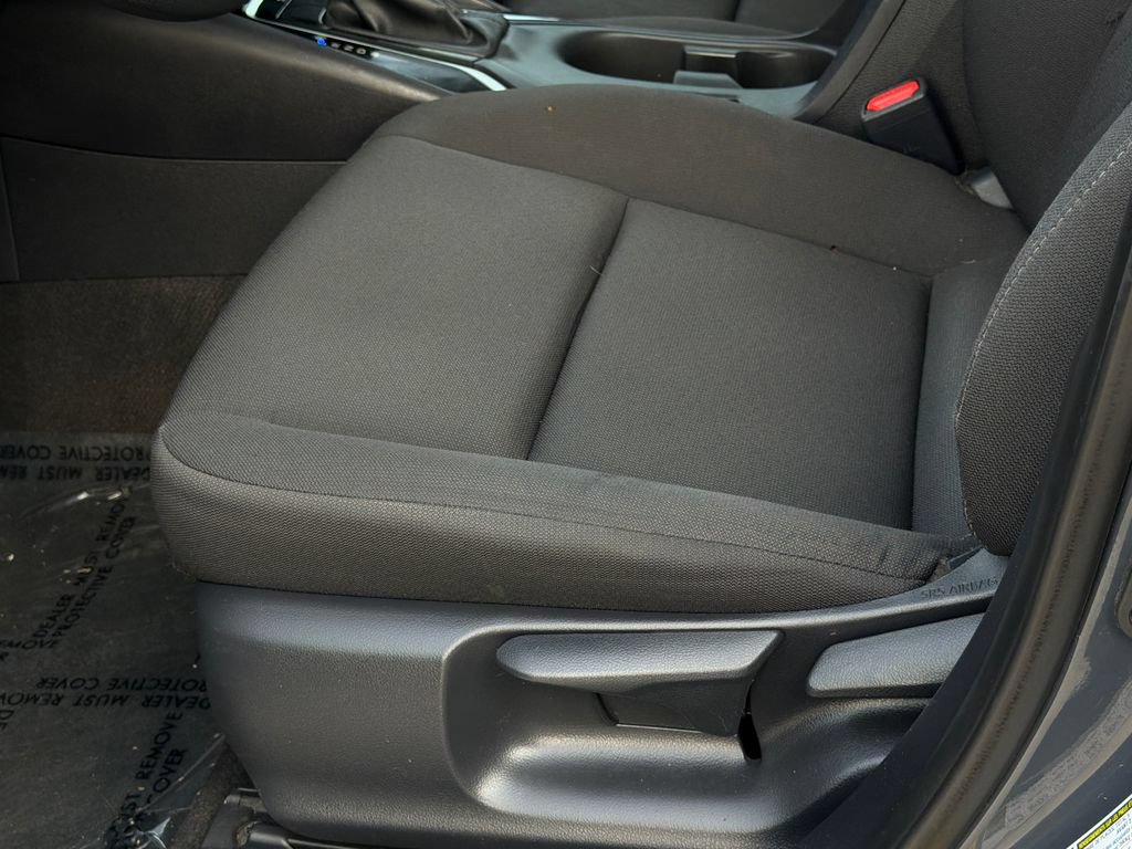 Used 2025 Toyota Corolla LE w/ Convenience Package FWD image 19
