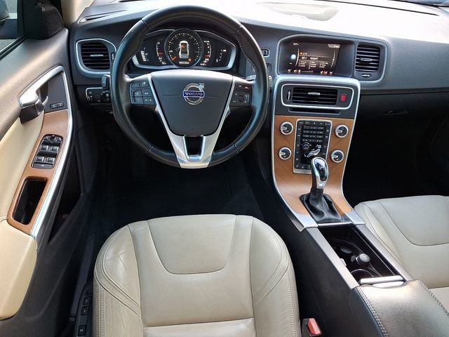 Used 2017 Volvo S60 T5 Inscription Platinum FWD image 11