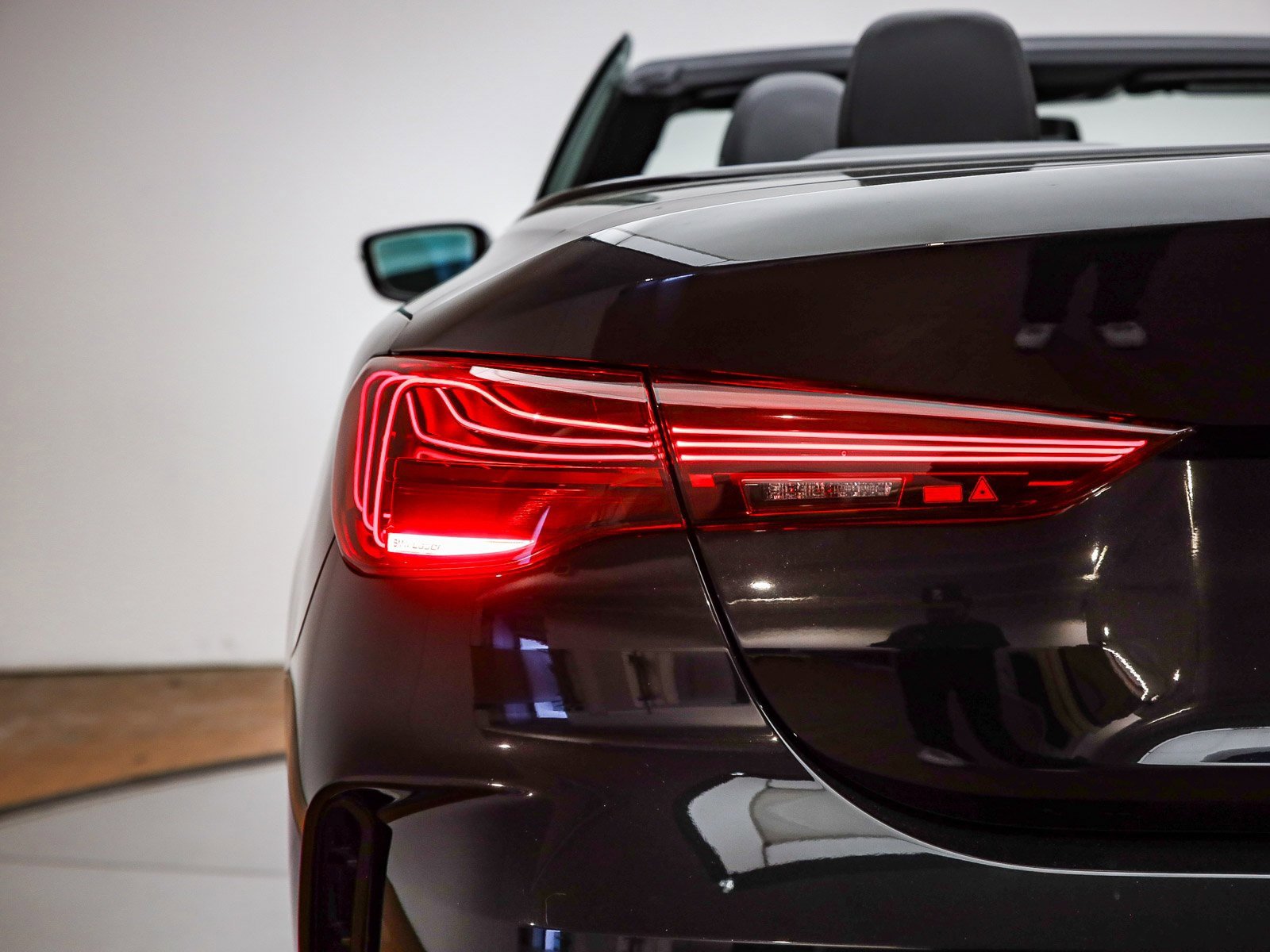 Used 2025 BMW 430i Convertible w/ M Sport Package image 10