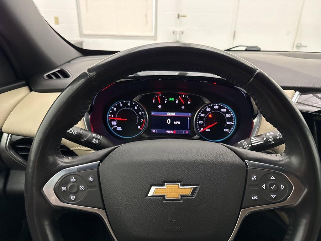 Used 2022 Chevrolet Traverse LT image 21