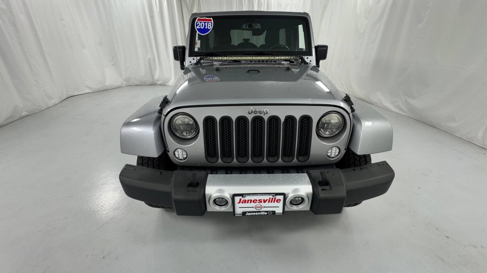 Used 2018 Jeep Wrangler Unlimited Sahara w/ Connectivity Group AWD/4WD image 8