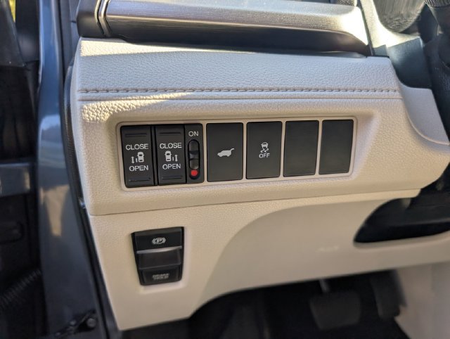Used 2025 Honda Odyssey EX-L image 18