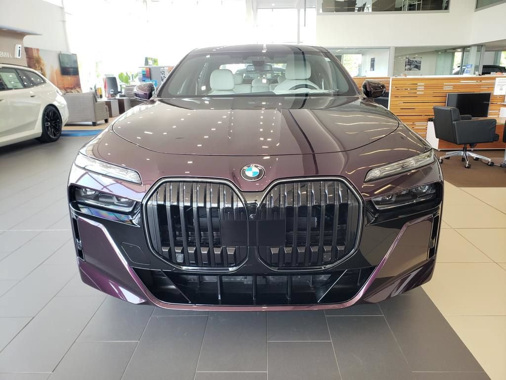 New 2026 BMW 740i xDrive w/ Executive Package AWD/4WD image 2