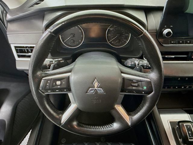 Used 2022 Mitsubishi Outlander SEL image 13