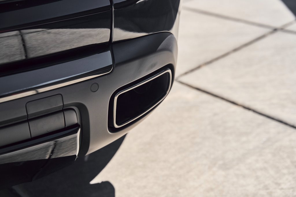 Used 2022 Rolls-Royce Cullinan Black Badge w/ Dark Exterior Package image 13