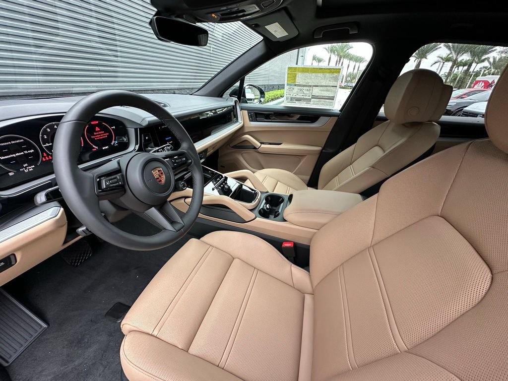 Used 2026 Porsche Cayenne E-Hybrid AWD/4WD image 4