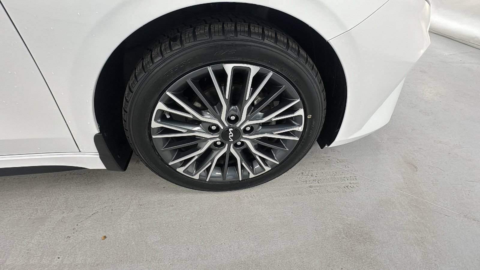 Used 2024 Kia Forte GT-Line FWD image 9