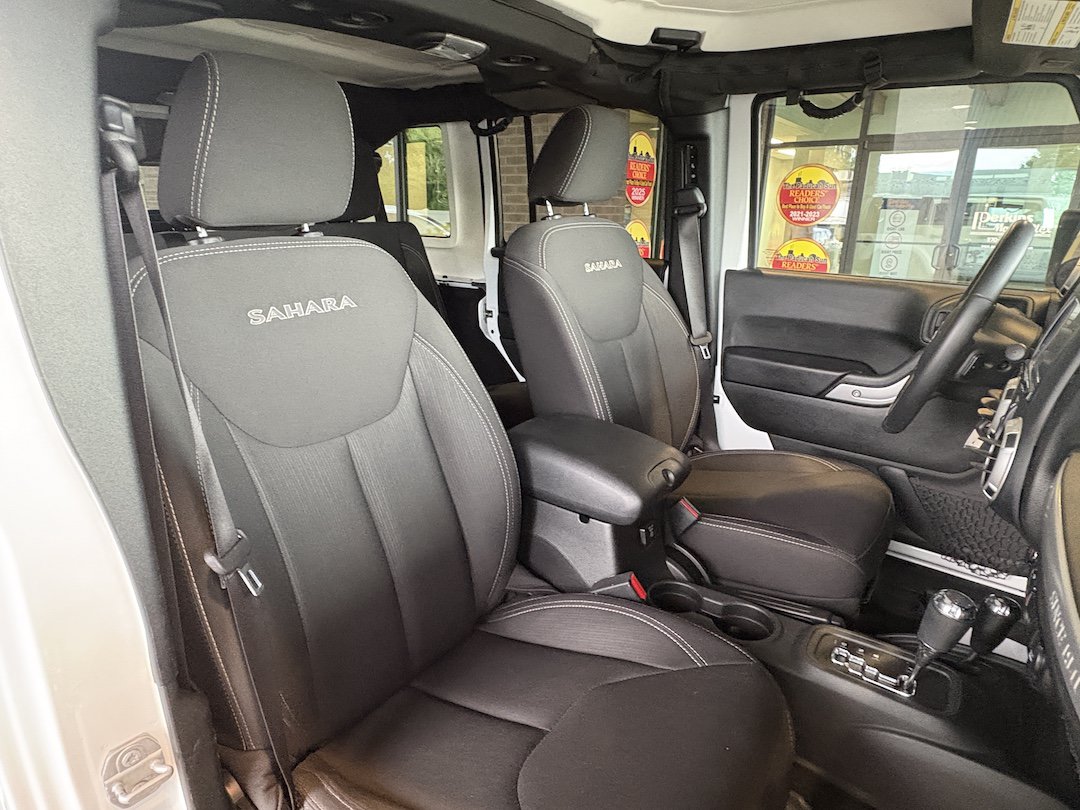 Used 2018 Jeep Wrangler Unlimited Sahara w/ Connectivity Group AWD/4WD image 28
