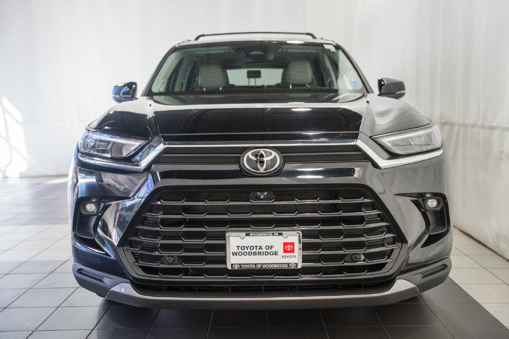Certified 2024 Toyota Grand Highlander AWD image 2