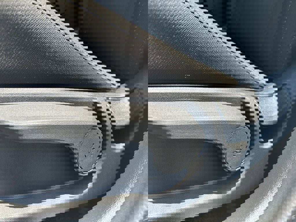 New 2025 Hyundai Elantra SEL image 16