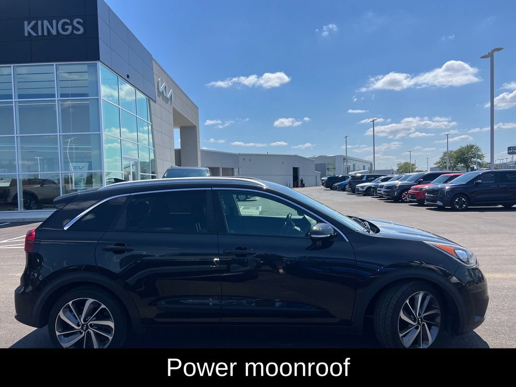Used 2017 Kia Niro Touring w/ Advanced Technology Package FWD image 2
