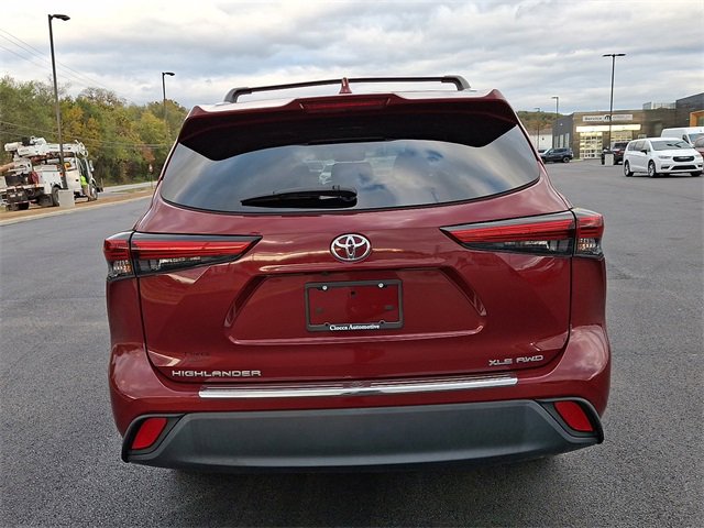 Used 2023 Toyota Highlander XLE image 12